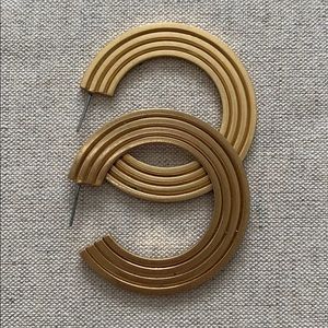 INDIA HICKS- Winners Circle Hoops